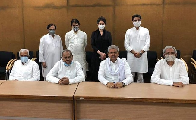 Priyanka Gandhi Vadra, Ahmed Patel, KC Venugopal over congresteam om de klachten van Sachin Pilot aan te pakken